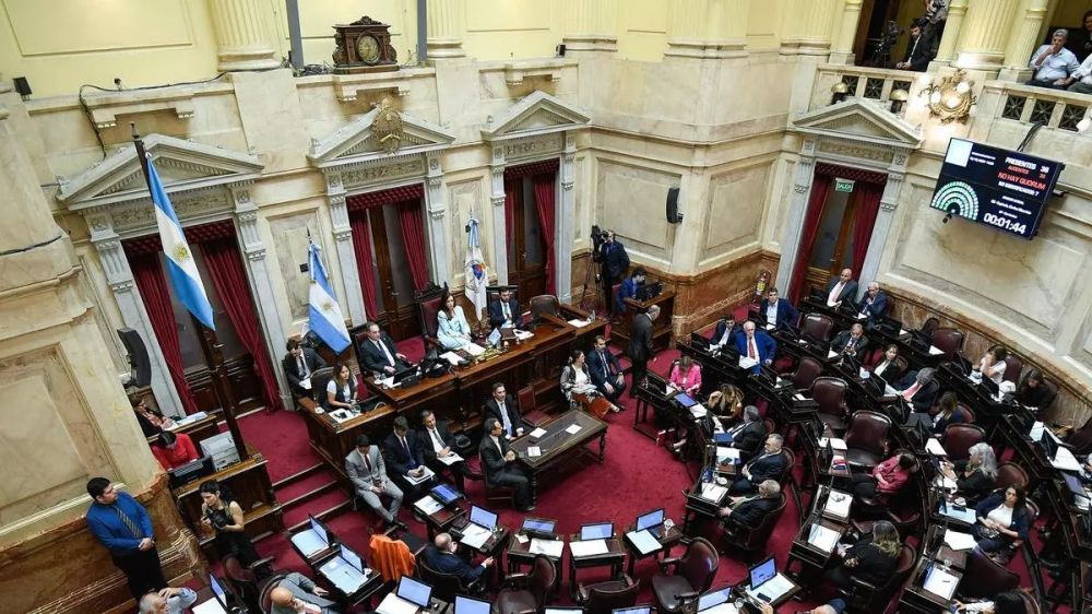 Romper y maximizar: la estrategia libertaria para triplicar su nmero de senadores