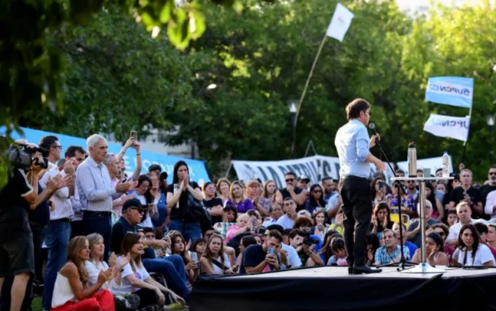 Axel Kicillof, en cuenta regresiva por las PASO y el desdoblamiento electoral