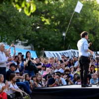 Axel Kicillof, en cuenta regresiva por las PASO y el desdoblamiento electoral