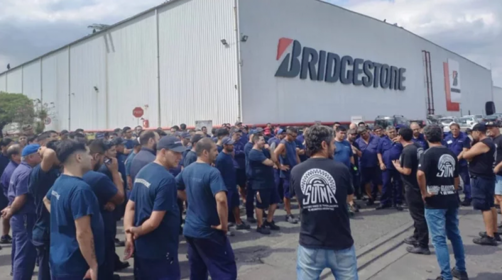 Bridgestone avis al gobierno que planea reducir la produccin, despedir trabajadores y eliminar los adicionales salariales: 