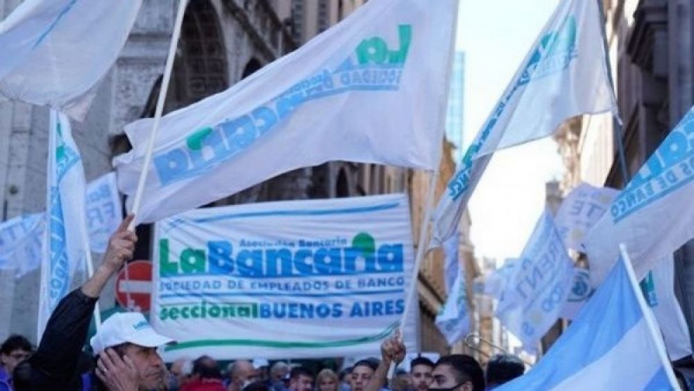 La Bancaria confirmó la suba salarial del 2,7% para diciembre y acumula un 117% en lo que va del año paritario