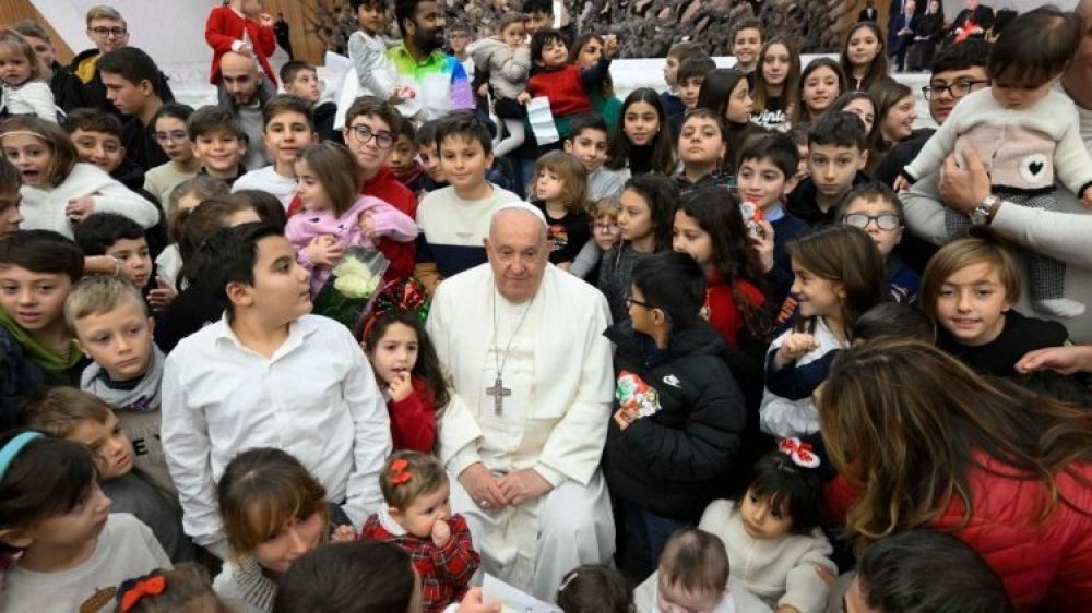 El Papa Francisco apoya a las familias numerosas y les ofrece ayuda econmica