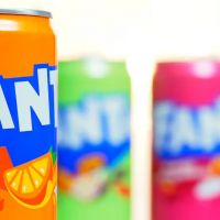 Un experto en marketing desvela la clave por la que Coca-Cola renueva sin parar el logo de Fanta