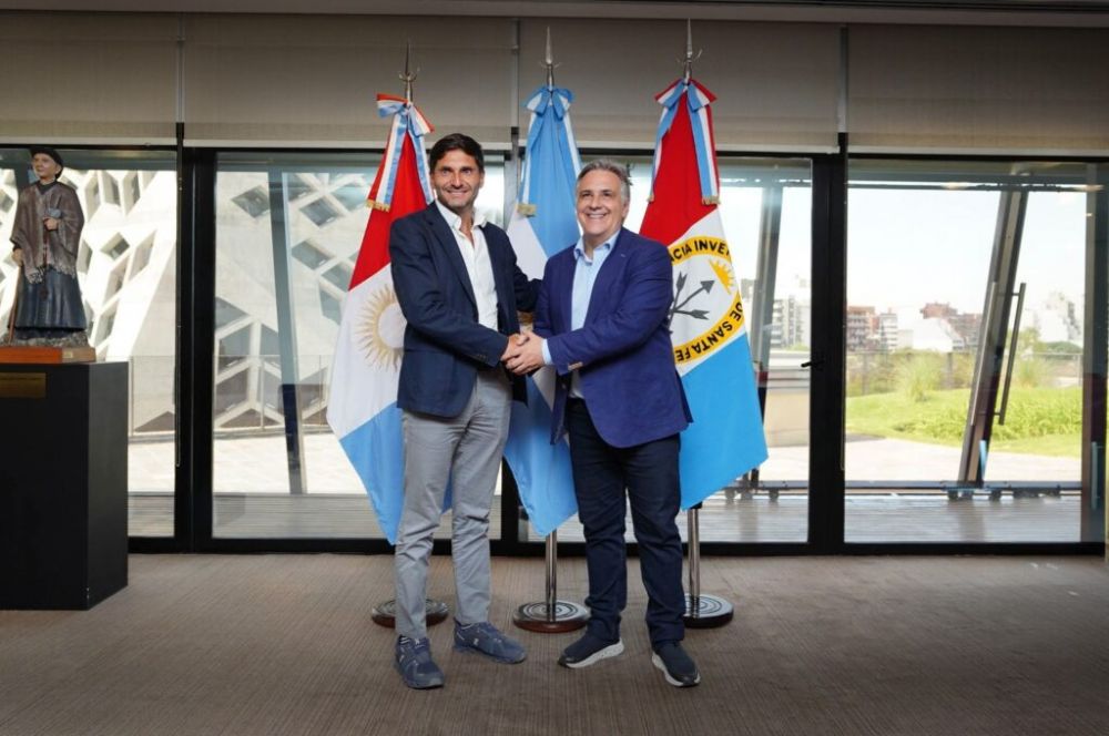 Llaryora recibi al gobernador de Santa Fe, Maximiliano Pullaro