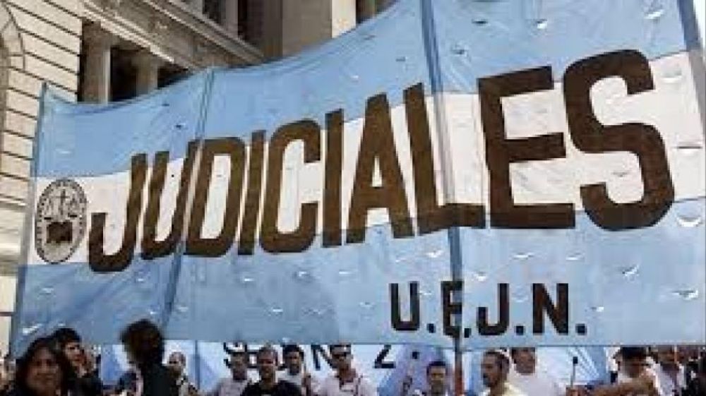 Judiciales reclaman aumento salarial y advierten: 