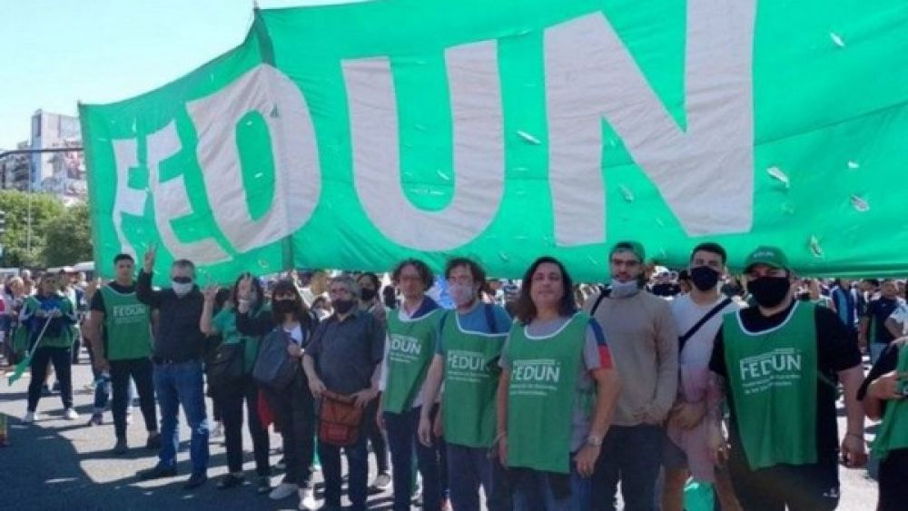 Universitarios en alerta y movilizacin por la prdida salarial de ms del 60%