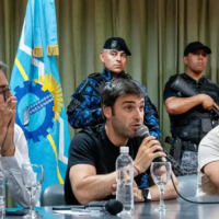 El gobernador Ignacio Torres acus a grupos mapuches de iniciar los incendios en la Patagonia