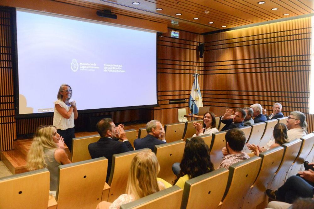 La llegada de Testa y la visita de un laboralista a los gremios, las preocupaciones sindicales respecto de las influencias en la Secretara de Trabajo