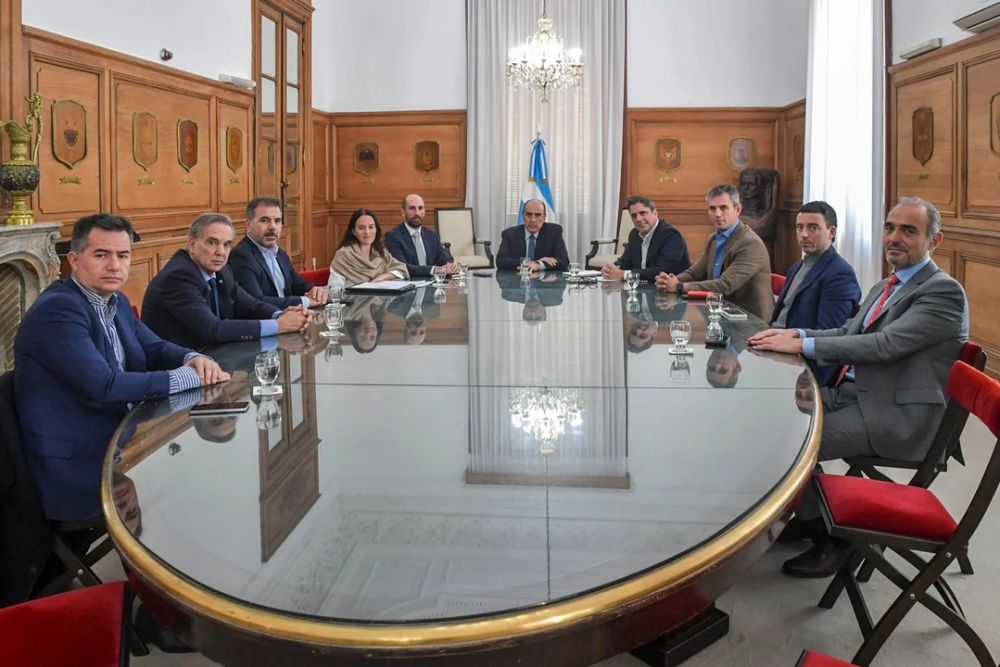 El Gobierno recibe a diputados dialoguistas para negociar las sanciones de Ficha Limpia y el fin de las PASO