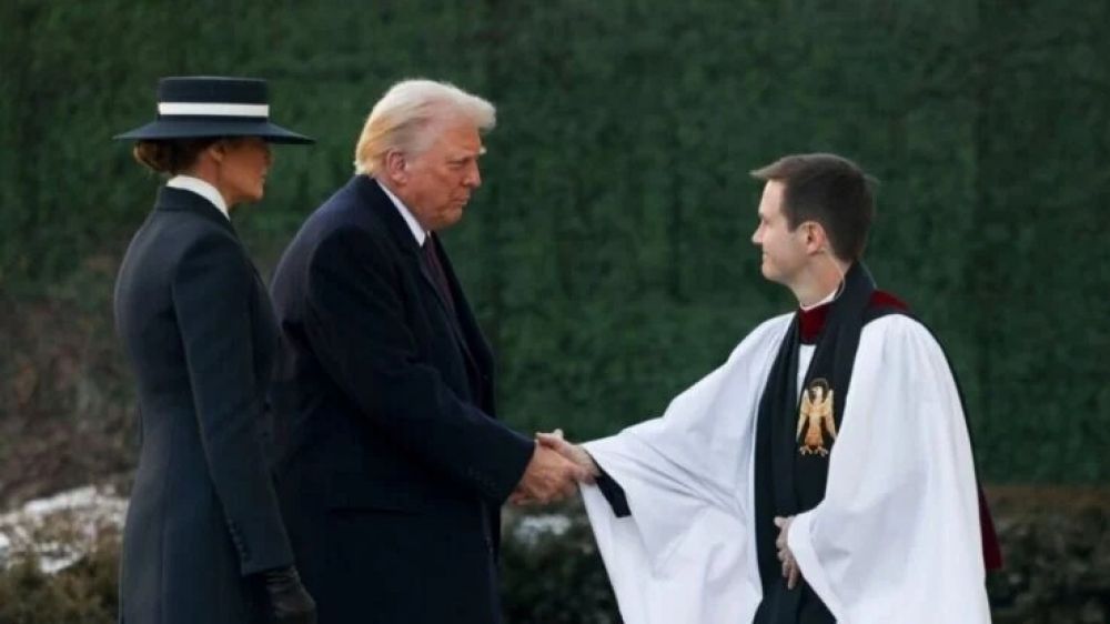 As es la iglesia episcopal St. John's , a la que ha acudido Trump al servicio religioso antes de su juramento