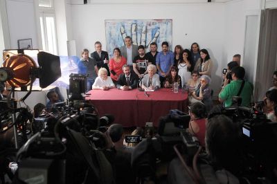 Bienvenida a la verdad: Abuelas anunci la restitucin de la nieta 139