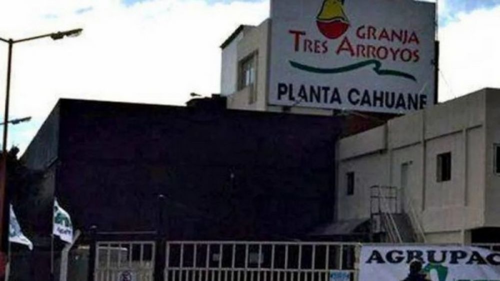 Granja Tres Arroyos despidi a 70 trabajadores y amenaza con 400 cesantas ms