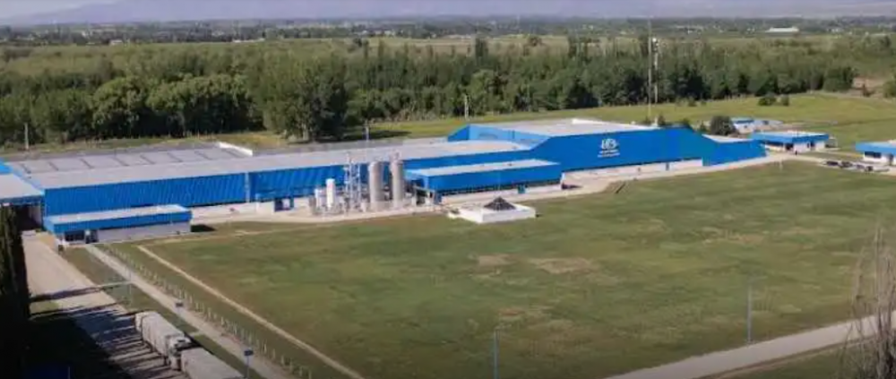 Como una bodega, abren tours por una planta de agua mineral en Mendoza