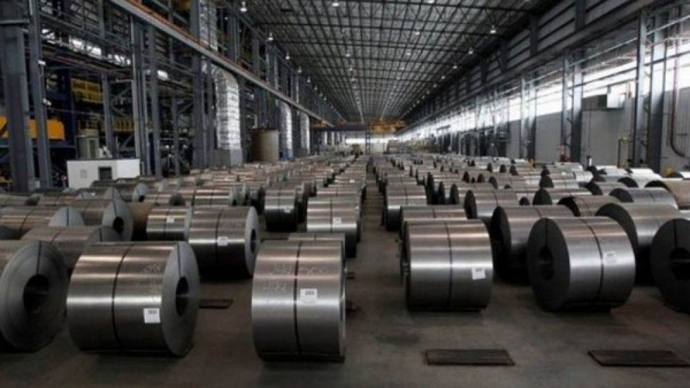 La produccin de acero se desplom un 26% en 2024