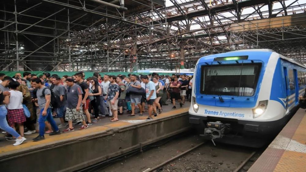 La Fraternidad paraliza los trenes de 9 a 15 horas y no descarta la continuidad del paro: Veremos despus del plenario