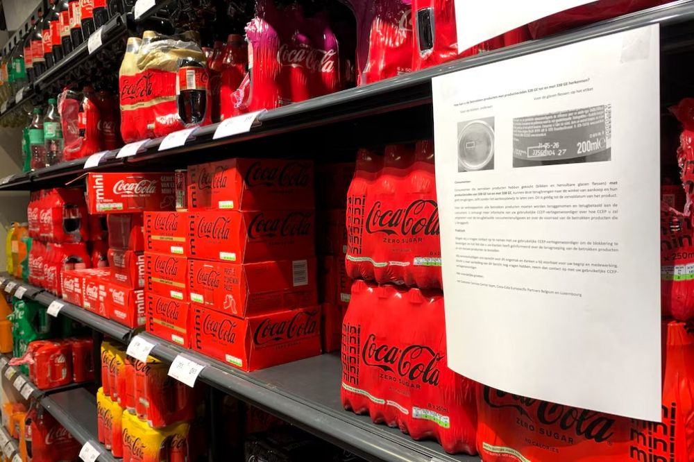 Cmo identificar las latas y botellas de Coca Cola que se ordenaron retirar en Europa por contenido elevado de clorato