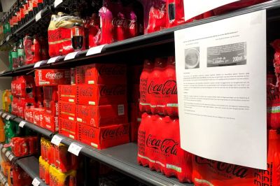 Cmo identificar las latas y botellas de Coca Cola que se ordenaron retirar en Europa por contenido elevado de clorato