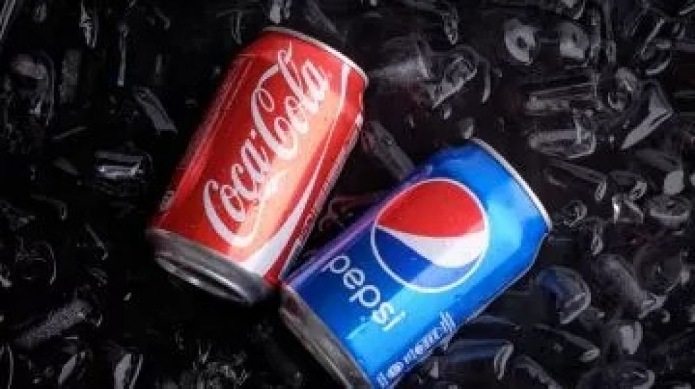 Tena la frmula secreta de la Coca-Cola y se la quiso vender a Pepsi, pero todo sali mal