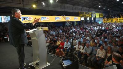 La batalla porte�a y el juego en el Congreso muestran dos caras de la tensa relaci�n de Milei con Macri