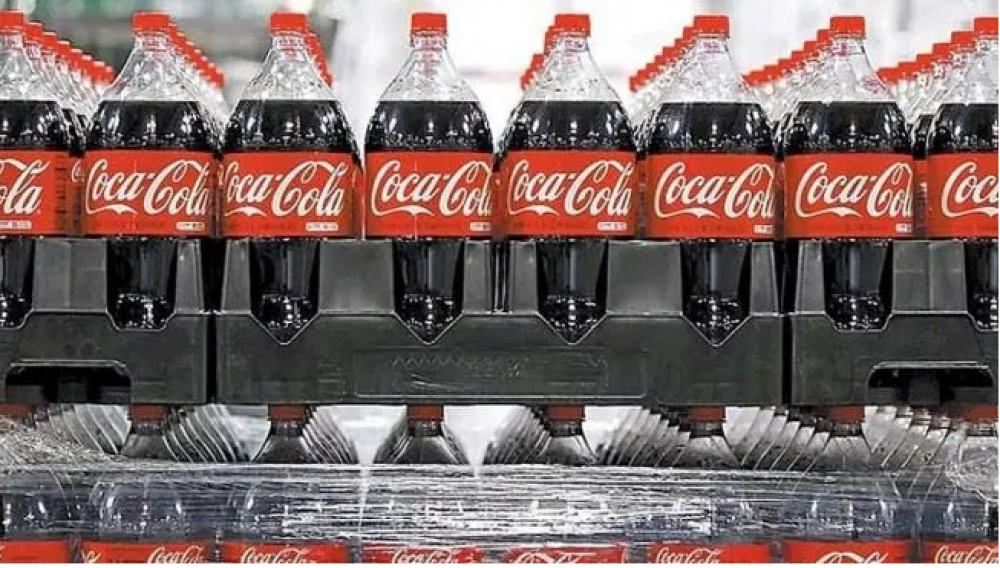 Duro golpe para Coca-Cola: retira productos por exceso de clorato