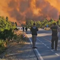 Feroz incendio en El Cajn del Azul preocupa por la cercana con una planta de gas