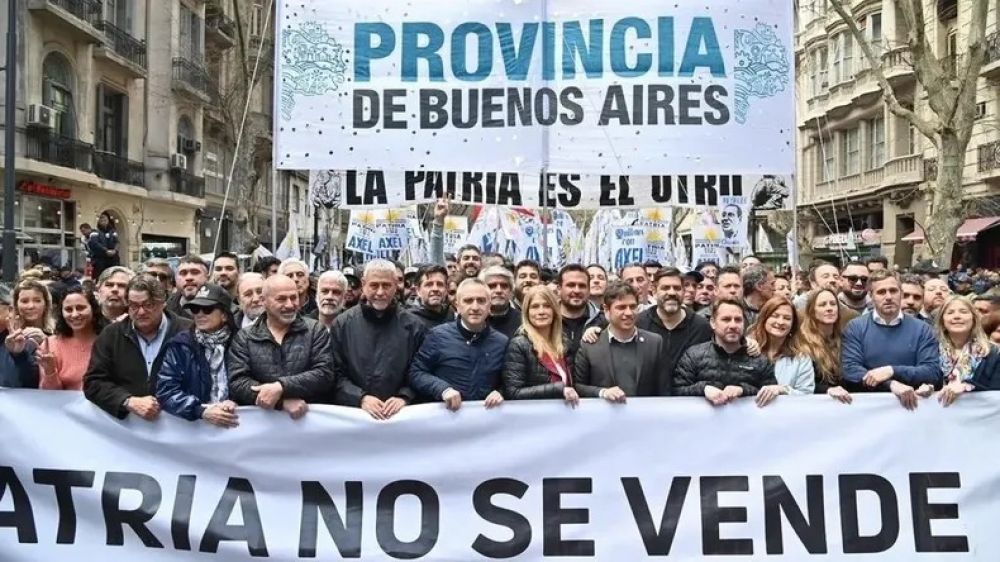 La marcha contra Javier Milei borra la grieta peronista: movilizan Axel Kicillof, intendentes y La Cmpora