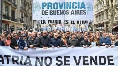 La marcha contra Javier Milei borra la grieta peronista: movilizan Axel Kicillof, intendentes y La C�mpora