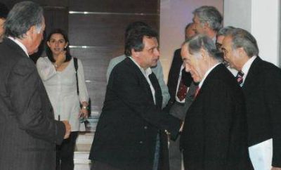 �Gustavo querr� batir el record de Cristina en materia de impuntualidad?