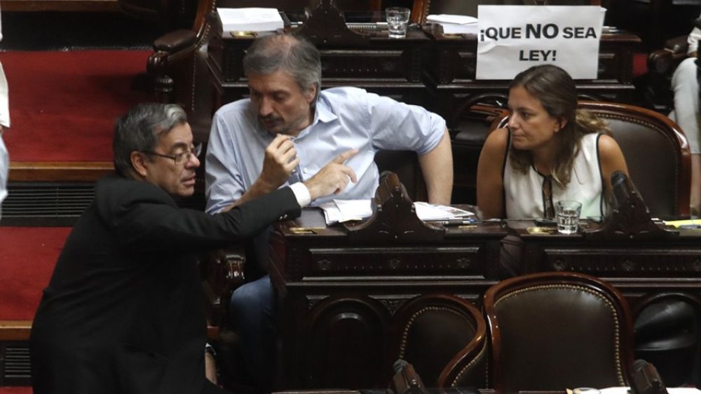 Cristina enfrenta una rebelin en el bloque peronista: ms de 30 diputados votan con el gobierno la suspensin de las PASO