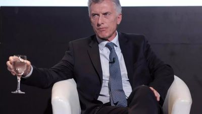 Macri no logra ordenar al PRO y amaga con una candidatura para frenar la sangra