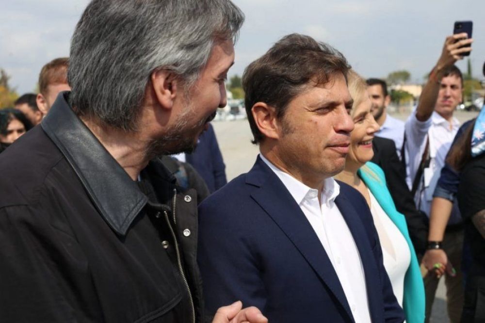 Kicillof recibi un sutil apoyo del PJ bonaerense