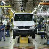 La industria automotriz invierte en la Argentina un dlar por cada 12 que coloca en Brasil y hay dudas por su futuro