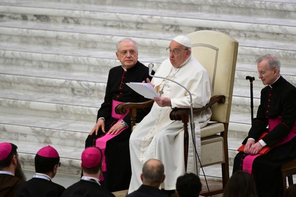 Para Francisco es inaceptable que miles de nios sufran pobreza y guerras