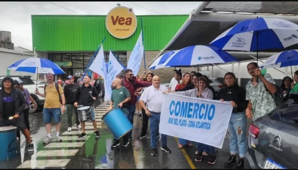 Protesta en Supermercados Vea de San Clemente del Tuy contra el acoso laboral: No lo toleraremos ms