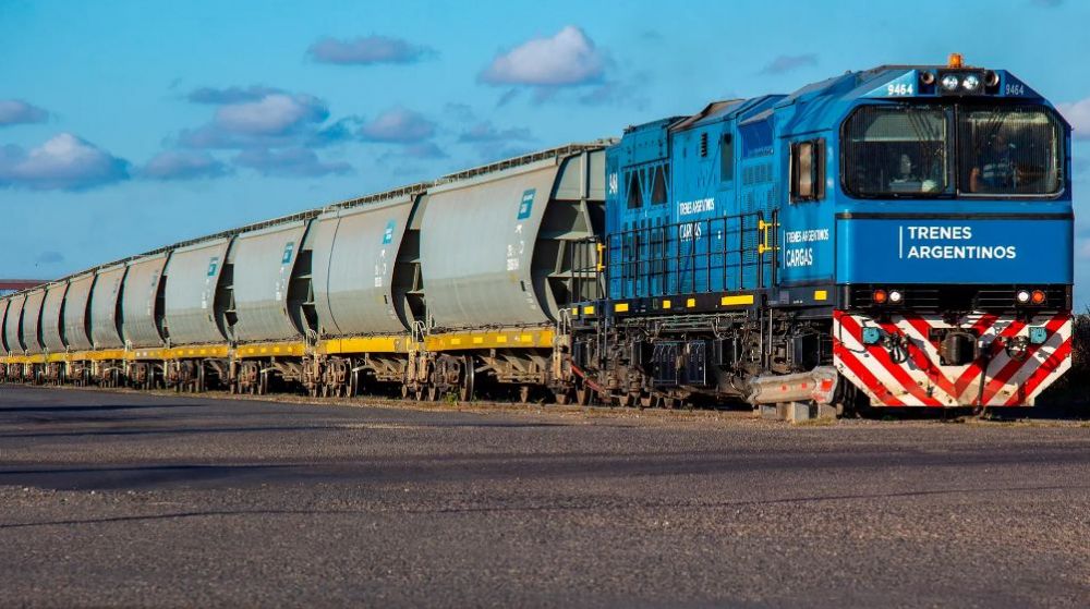 El Gobierno anunci la privatizacin total del tren Belgrano Cargas, la red ferroviaria que transporta productos de exportacin