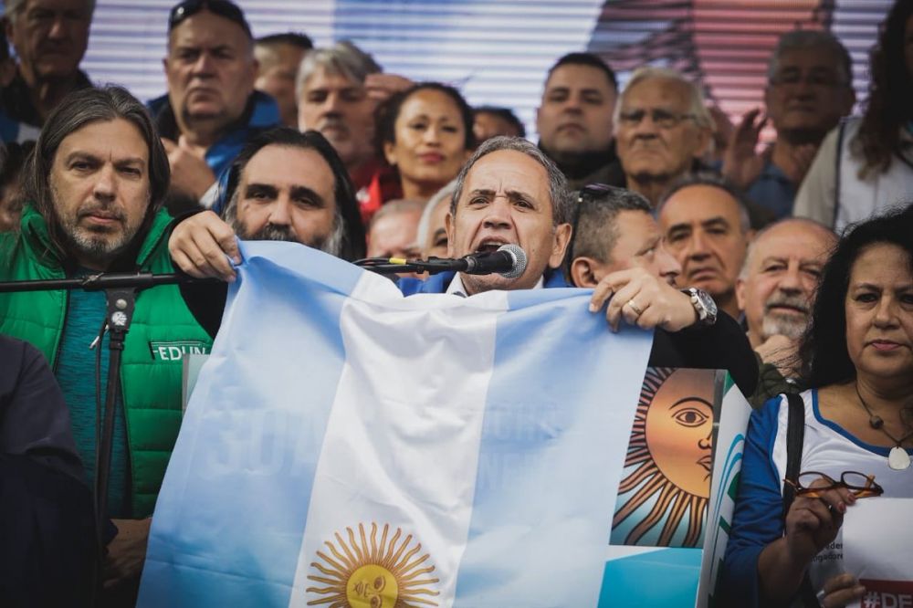 La Bancaria se suma a la Marcha de la Resistencia de Madres de Plaza de Mayo en rechazo al negacionismo, la represin y las polticas de ajuste