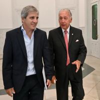 Toto Caputo prometi bajar impuestos y la UIA advirti que urge 