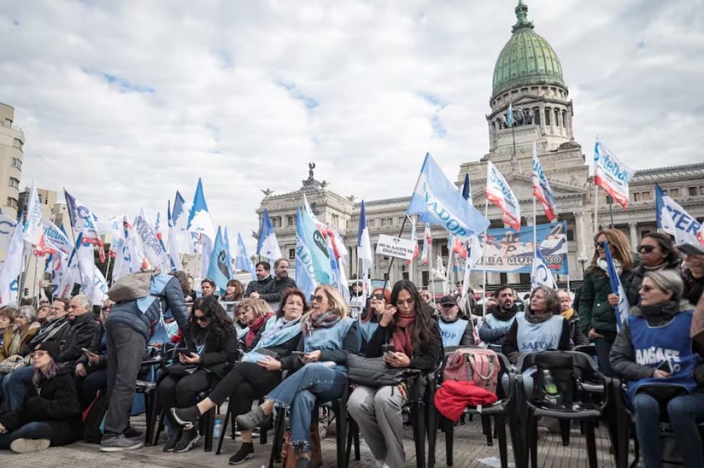 Los gremios docentes presionan al Gobierno para abrir la paritaria nacional y condicionan el inicio de clases