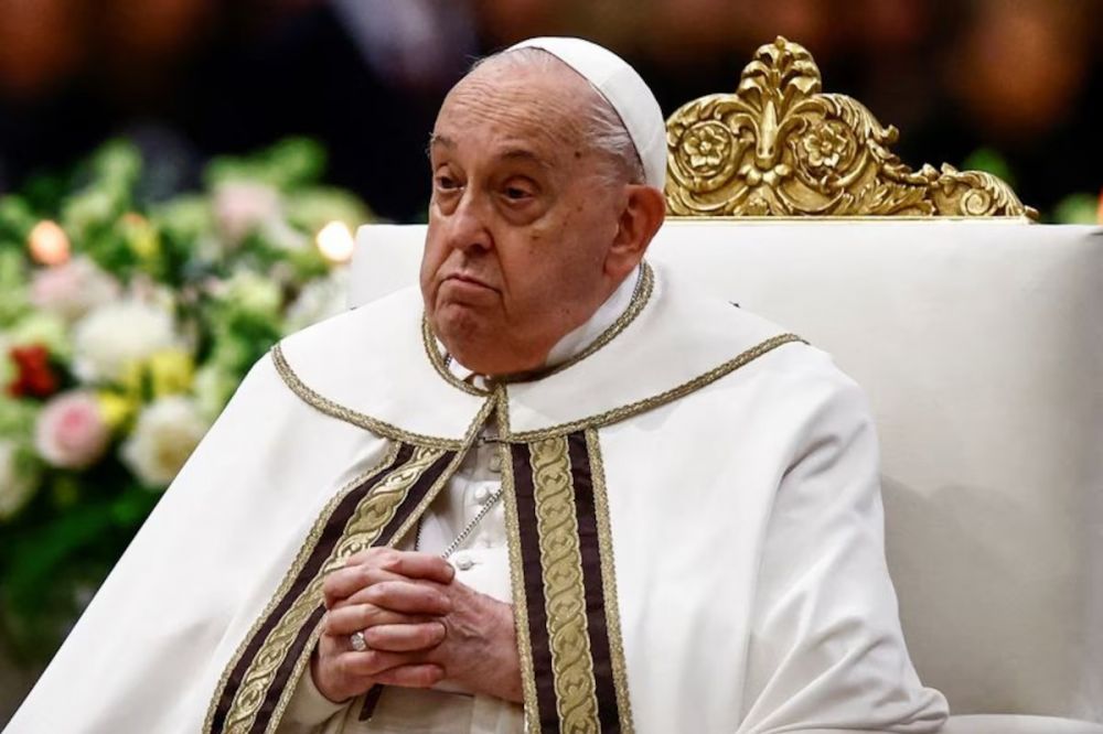 El papa Francisco pas una noche tranquila tras ser diagnosticado con neumona bilateral