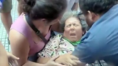 Dura represin policial en una protesta de jubilados y trabajadores del Garrahan frente al Congreso