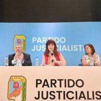 Cristina Kirchner activa al PJ y, sin PASO a la vista, afina la estrategia electoral