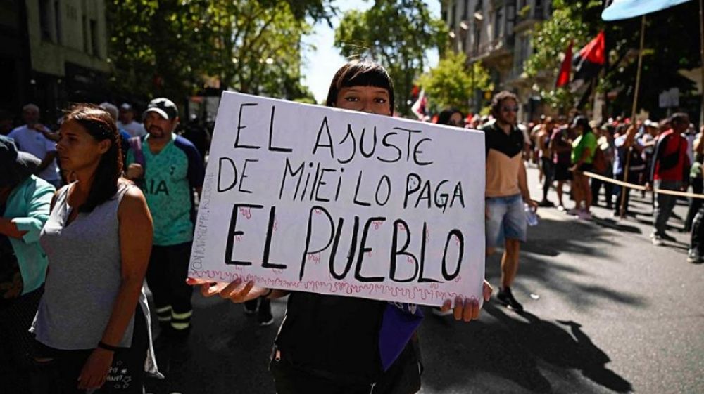 Organizaciones sindicales denuncian ajuste, entrega y estafas por parte del gobierno de Milei