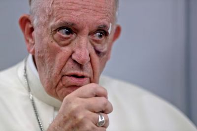 El Papa pas� una noche tranquila, sin m�s crisis de broncoespasmo y a la ma�ana �tom� caf�