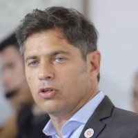 El camino de Kicillof, entre el lanzallamas de la derecha y nudos propios que no termina de desatar