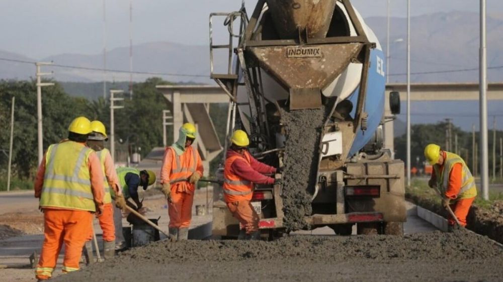 Milei dijo que el fin de la obra pblica no destruye empleo, pero los datos lo desmienten