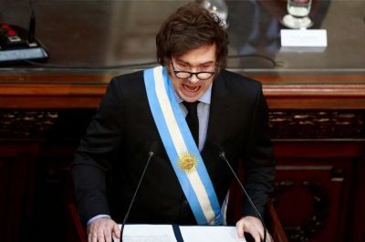 Nueva ley migratoria: el Gobierno quiere que los extranjeros no residentes paguen por la salud y la educaci�n
