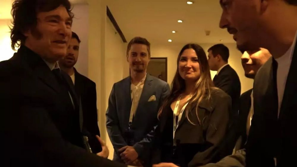 Francotiradores y correr la alfombra: los trucos de $LIBRA que confes un asesor de la cripto que promocion Milei