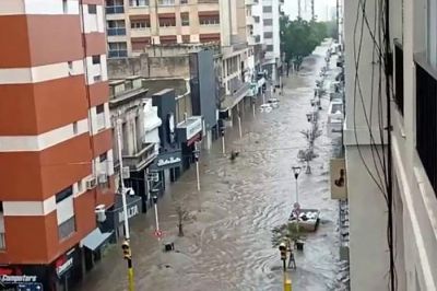 Furioso temporal en Bah�a Blanca: 