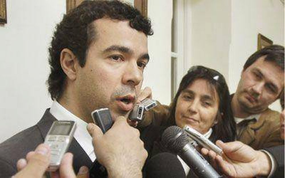 Korn afirma que Chubut paga obras que deber�a financiar la Naci�n