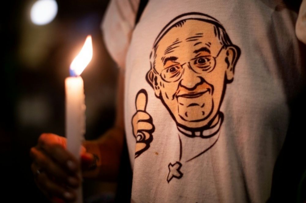 Masiva marcha de cartoneros por el Papa: 